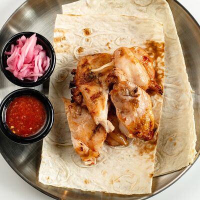 Шашлык из куриного бедра в CASPARY BRAU по цене 640 ₽