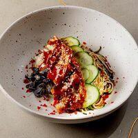 Копченый угорь со свежим цукини в Cho Asia Bistro