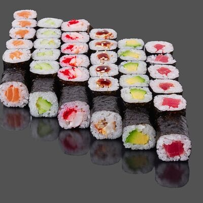 Ролл с лососем в Кабуки по цене 675 ₽