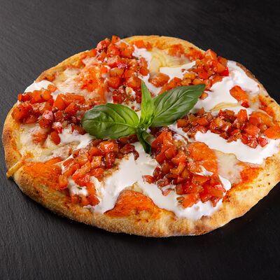 Римская пицца Томаты-страчателла в S & T Pizza Room по цене 749 ₽