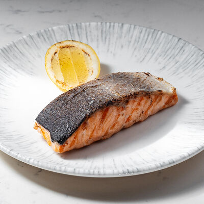 Стейк из лосося в Cheeseria по цене 1950 ₽