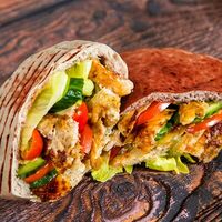 Шаверма по-деревенски в ржаной пите в Аладдин