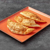 Чебуреки с бараниной в Колхида Palace