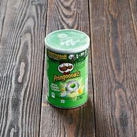 Чипсы Pringles со вкусом сметаны и лука в MC107