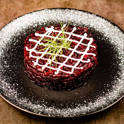 Салат свекольный в У Сватов по цене 200 ₽