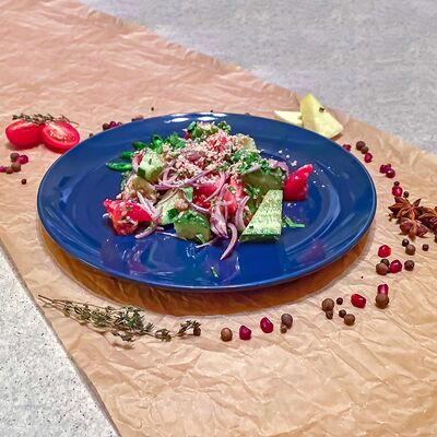 Грузинский салат в Гриль-бар по цене 560 ₽