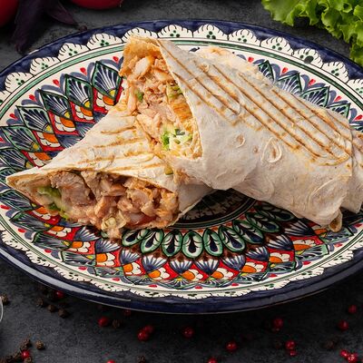 Шаурма Тейсти гриль в LAVASH Chicken шаурма по цене 373 ₽