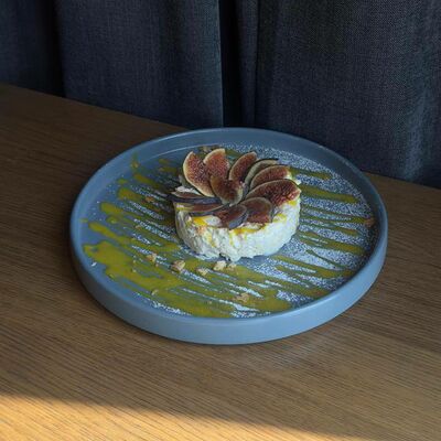 Меренговый десерт в Мадьяр-Гриль по цене 520 ₽