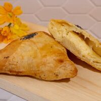 Самса с сыром в Пекарня Буханка