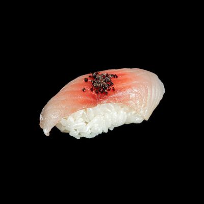 Суши Хамачи в Kuma to Sakana по цене 190 ₽