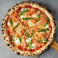 Лосось и сливочный сыр в Искра Бистро