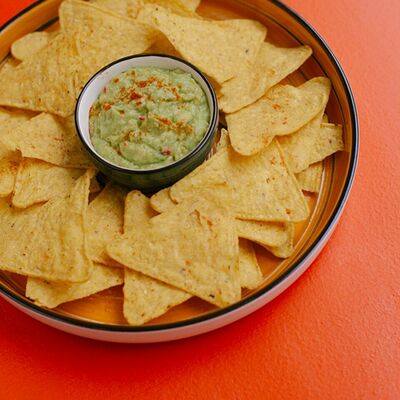 Начос с гуакамоле в Mexo Food Bar по цене 510 ₽