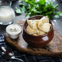 Вареники домашние с картофелем и грибами в A la Russe - Русская Кухня