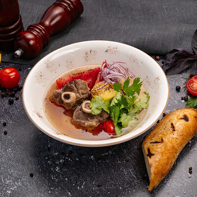 Шурпа из баранины с горячим пури в КРЫША по цене 940 ₽