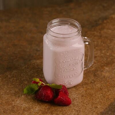 Коктейль клубничный в Krutli по цене 330 ₽