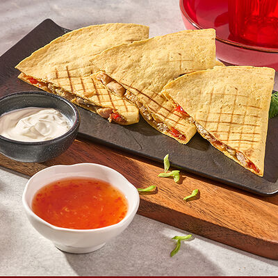 Кесадилья с курицей в ПАЛКИ-СКАЛКИ по цене 419 ₽