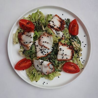 Салат с угрем в ГастроБаланс по цене 499 ₽