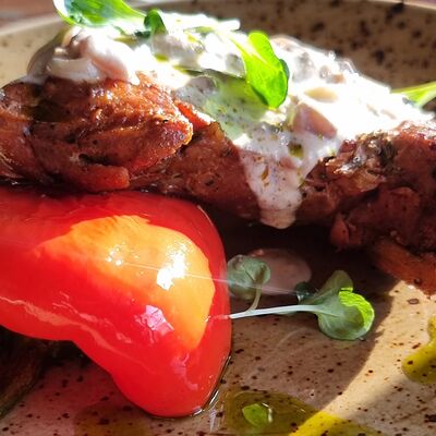 Антрекот на кости с соусом жюльен в Йохан-Пивохан по цене 1240 ₽