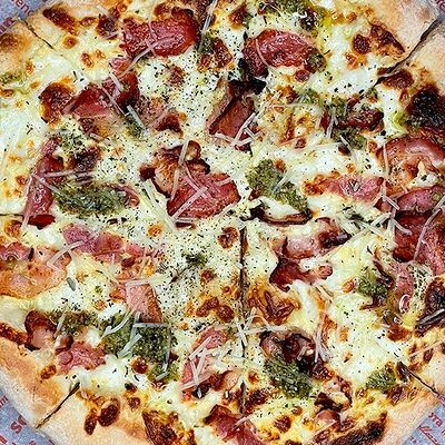 Пицца Карбонара и Песто в Basilico Pizza по цене 748 ₽