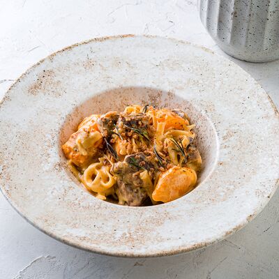 Тальятелле с тыквой и говяжьими щечками в Golden Coffee по цене 23 р.