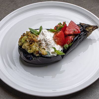 Баклажан-томаты-страчателла в 321 Club by Novikov по цене 610