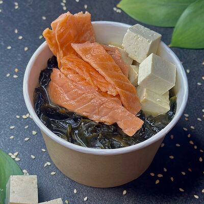 Суп Кимчи с лососем в Суши Max по цене 459 ₽