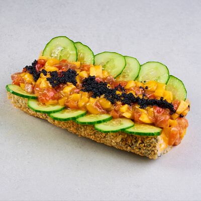 Ролл Дог с лососем и манго в Токио по цене 49 р.