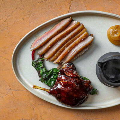 Утка сухого вызревания, чатни из изюма, листья мангольда в Maya по цене 2290 ₽