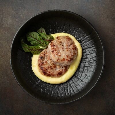 Котлеты из фермерской птицы с пюре в Мясоlove по цене 690 ₽