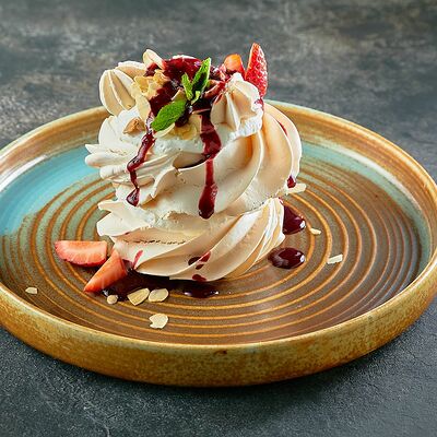 Безе с ягодным соусом в ЛарисуВаннуХочу по цене 450