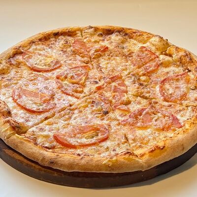 Пицца Маргарита в Room-cafe по цене 750 ₽