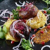 Купаты по-имеретински с пюре и сыром сулугуни в Rustaveli