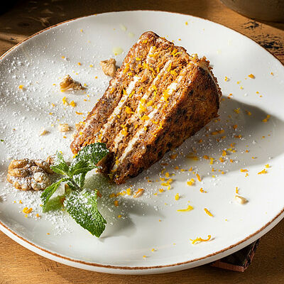 Морковный торт с карамелью в Джонджоли по цене 460 ₽