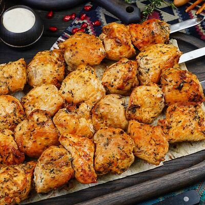 1 кг куриного шашлыка с лучком и зеленьюв ФастФуд 34 - Кафе на Юности по цене 3590 ₽