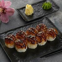 Ролл запечённый спайси с тунцом татаки в Суши Well