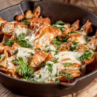 Жарёха с грибами и беконом в Дубинин по цене 1115 ₽