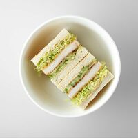 Сэндвич с цыплёнком кацу в Ossu