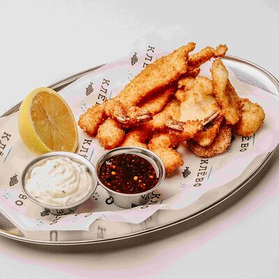 Ассорти из кальмаров, креветок и трески в Клёво по цене 1200 ₽