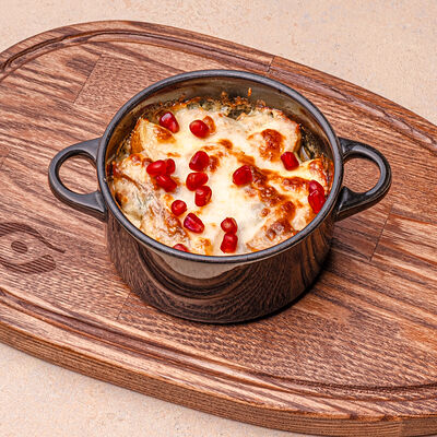 Жаркое с курицей в Хачапури Выпечка и Вино по цене 460 ₽