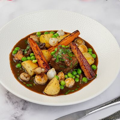 Говядина по-бургундски в Круассан-кафе по цене 820 ₽