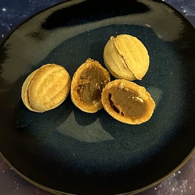 Орешки со сгущенкойв Кот и Космонавт по цене 160 ₽