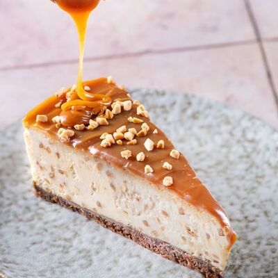 Чизкейк карамель-орех в Кухня на углях по цене 375 ₽
