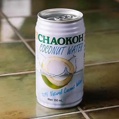 Кокосовая вода Chaokoh в Umami по цене 240 ₽