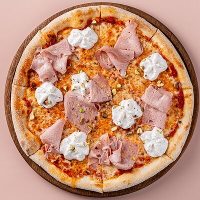 Пицца с мортаделлой, козьим муссом и фисташками в Avgust13 по цене 1800 ₽