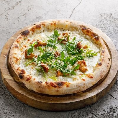 Пицца с лисичками в Кукумбер по цене 890