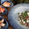 Микс-салат с киноа, овощами и курицей в Крылья Гастробар по цене 790