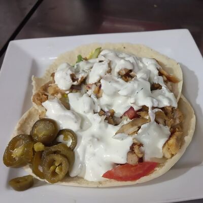 Шаверма в пите с халапеньо в Super Кебаб по цене 375 ₽