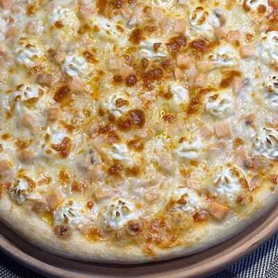 Пицца Филадельфия в Суши Марго по цене 850 ₽