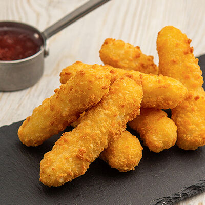 Сырные палочки с ягодным соусом в Престо по цене 590 ₽