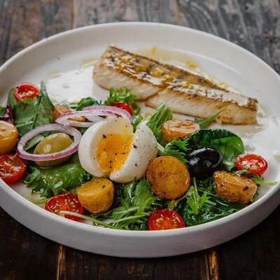 Салат с обжаренным судаком в Люблин по цене 552 ₽